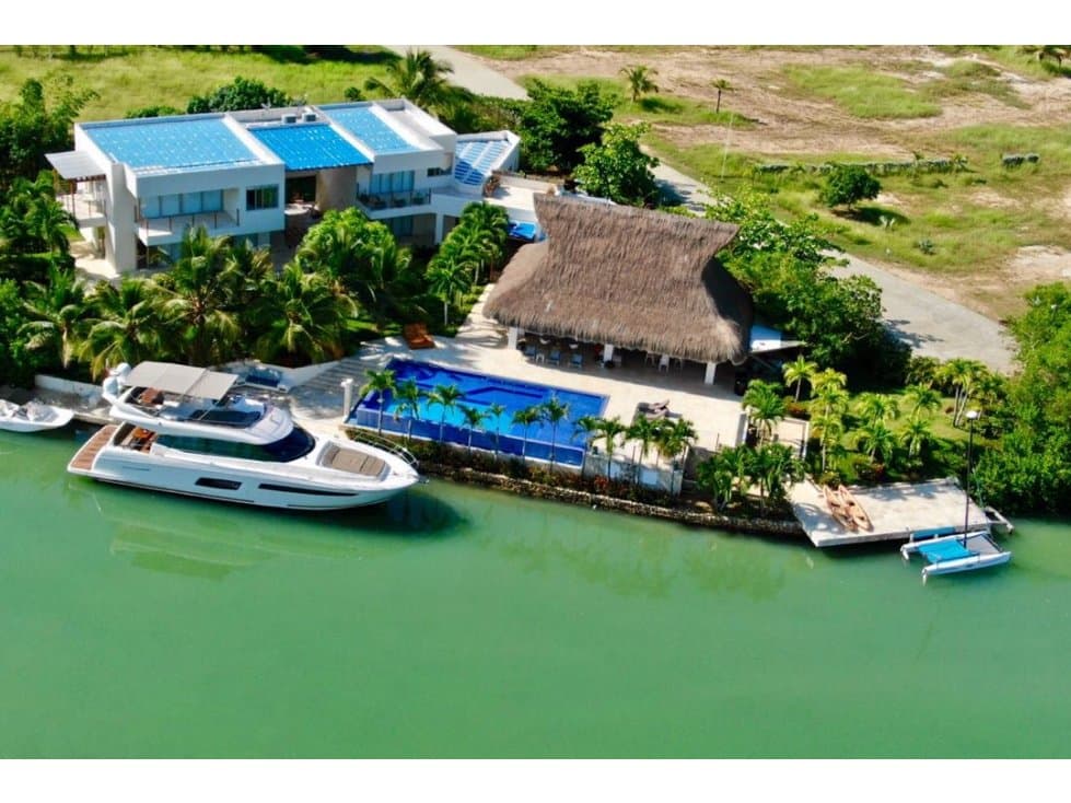 SE VENDE CASA EN CONDOMINIO MARINA DE BARU - 1