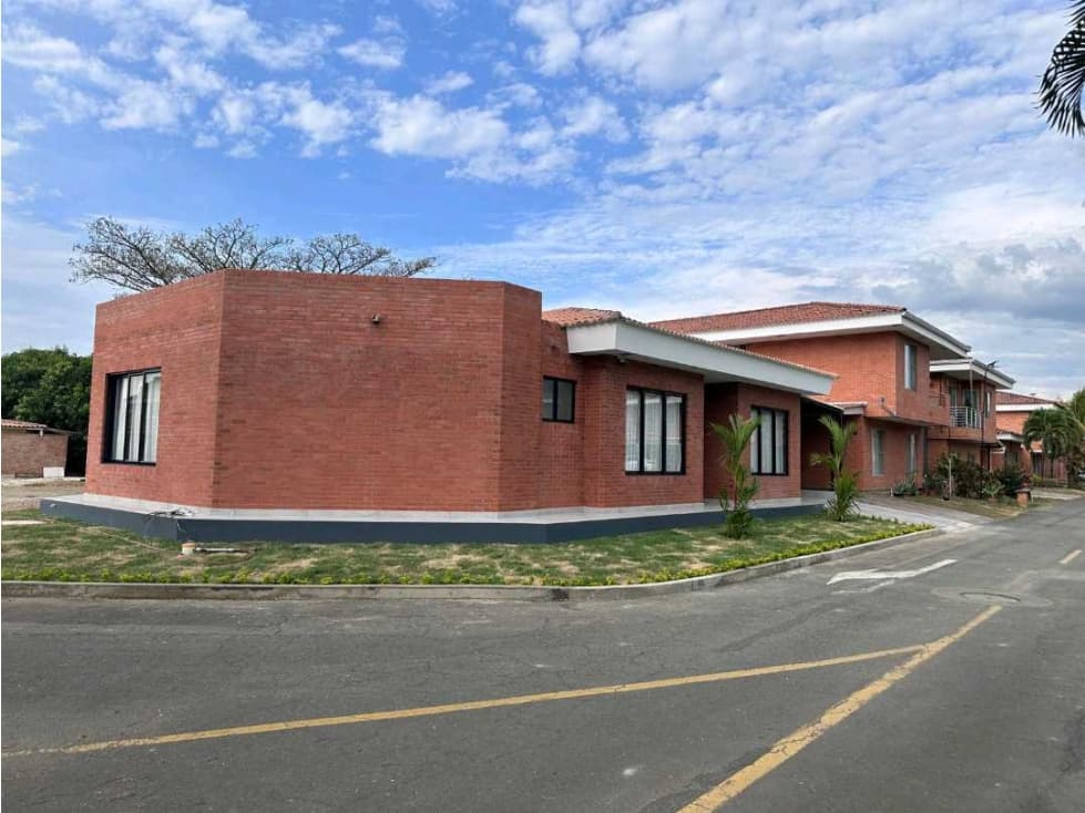 SE VENDE CASA EN EL CASTILLO XU 9749766 - 1