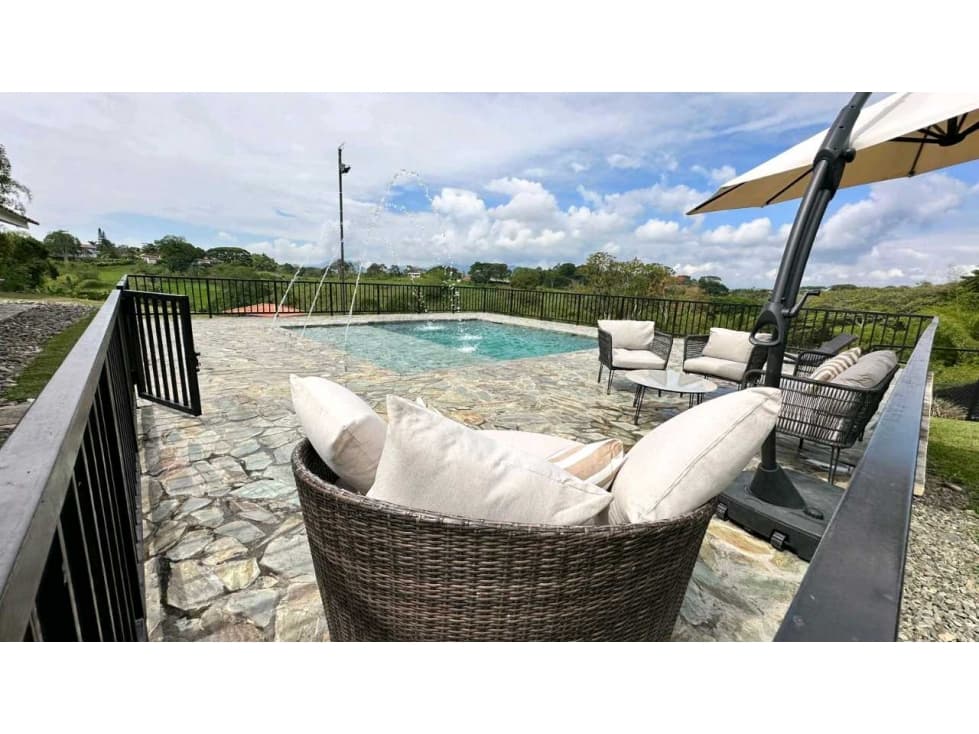 SE VENDE HERMOSA FINCA EN ALCALÁ CERCA A QUIMBAYA - 1