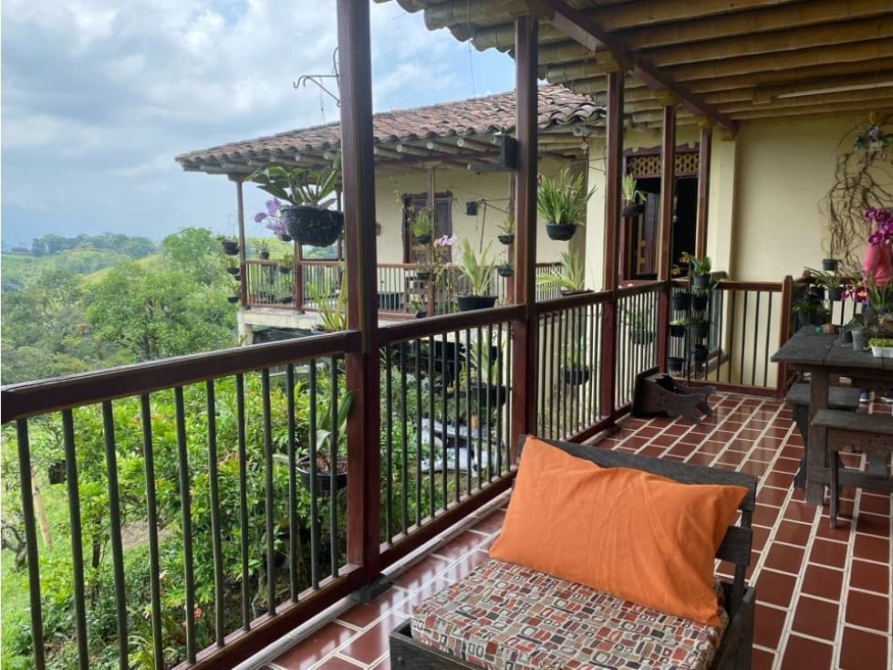 SE VENDE HOTEL ENTRADA CIRCASIA - 1