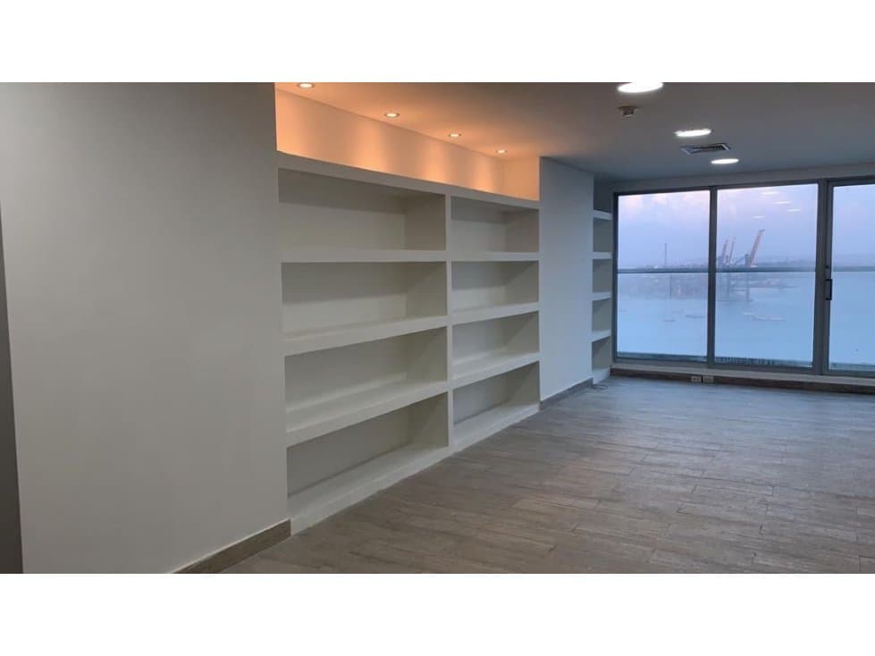 SE VENDE OFICINA EN TORRE EMPRESARIAL GRUPO AREA - 1