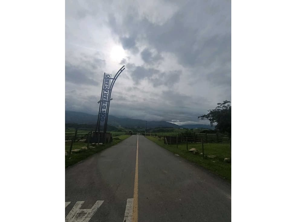 SE VENDE VILLA DE LUJO EN CONJUNTO RESIDENCIAL LAGOS DE MARACAIBO - 1