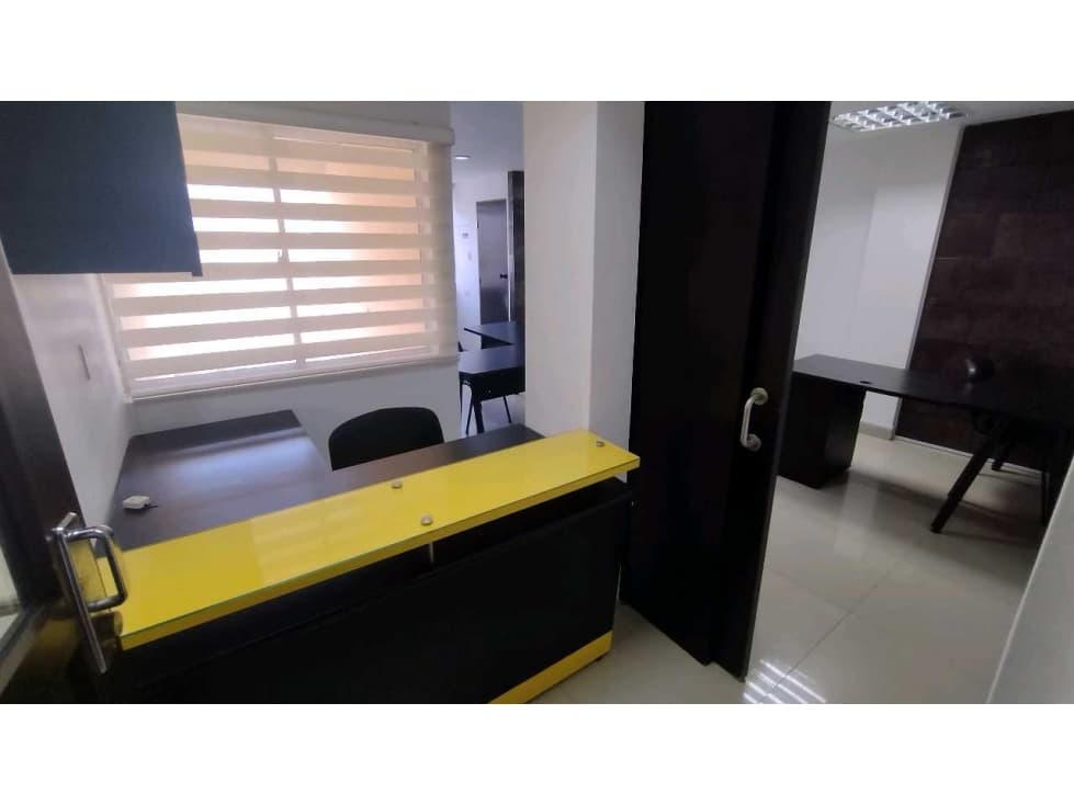 SE VENDE Y SE ARRIENDA OFICINA EN EL CENTRO - 1
