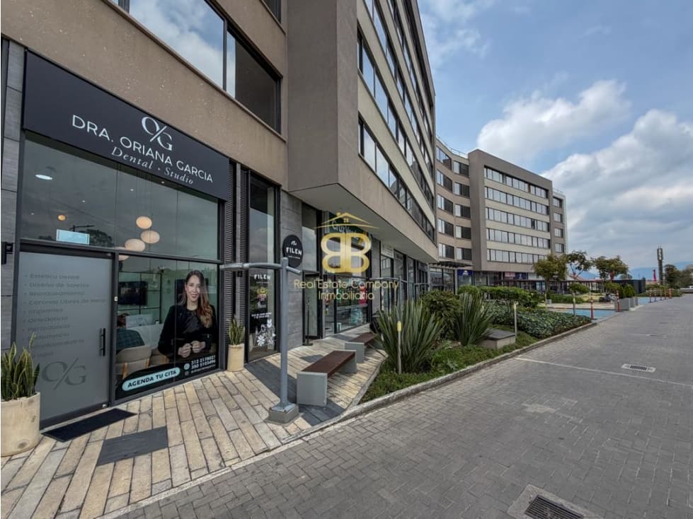 SE VENDE/ARRIENDA OFICINA - 1