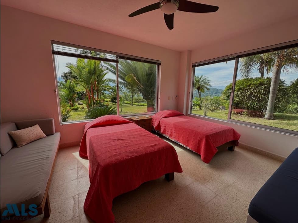 Tú espacio de descanso con vista inigualable.(MLS#253020) - 1