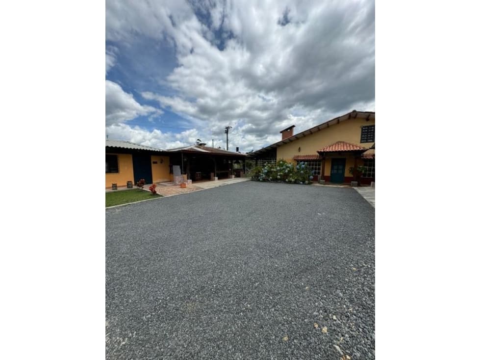 Vendo casa a pocos Km de Popayán, via Timbio. 1300 m2 de lote. - 1