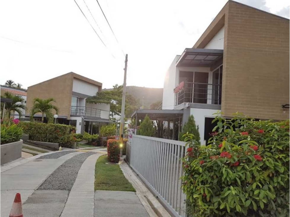 Vendo casa en santa fe de antioquia - 1