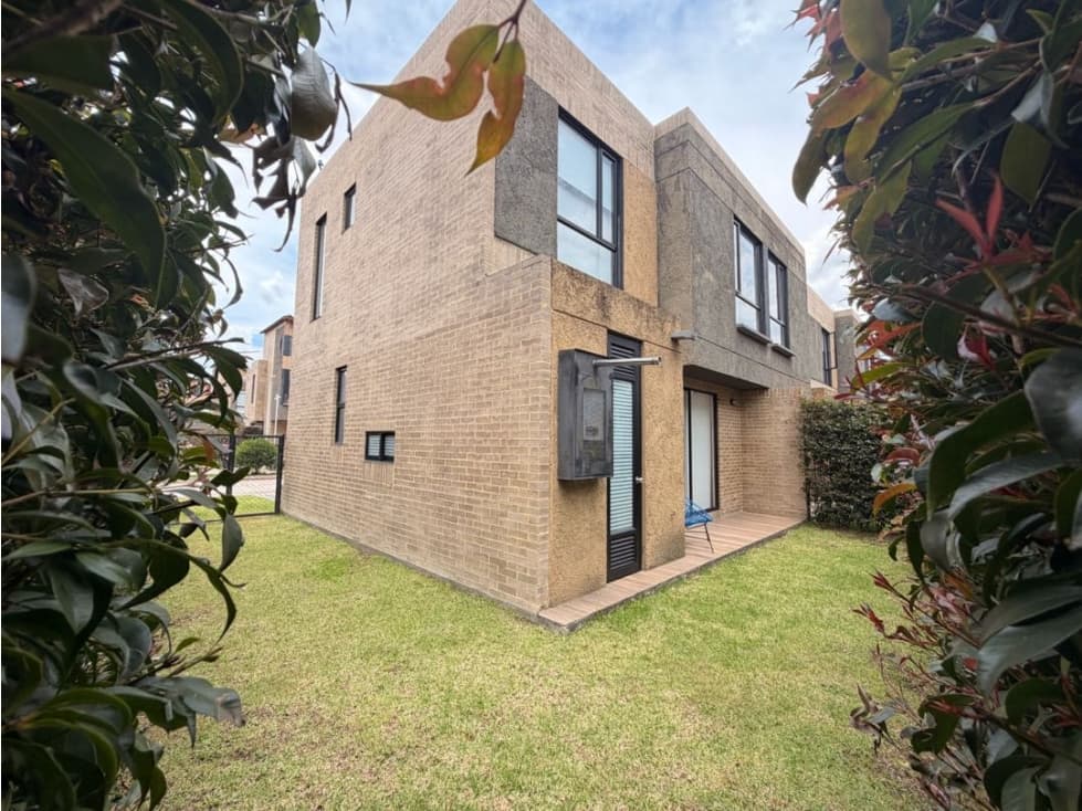 Vendo casa esquinera campestre de dos niveles en cajica . - 1