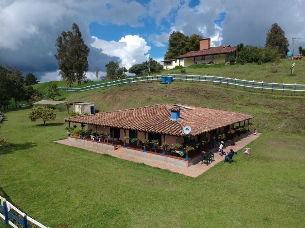VENDO CASA FINCA EN BELLO ANTES DE LLEGAR A SAN PEDRO DE LOS MILAGROS - 1
