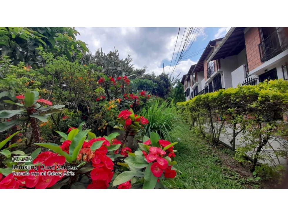 VENDO CASA URBANIZACION LUNA LUNERA COPACABANA ANTIOQUIA - 1