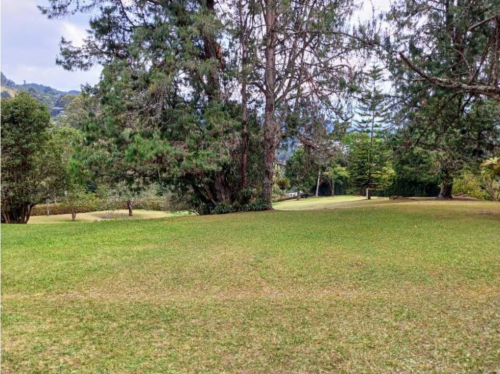 VENDO CASA CON GRAN LOTE URBANIZACIÓN PAULANDIA - 1