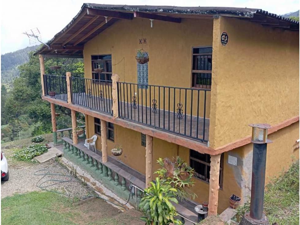 VENDO FINCA DE RECREO Y CON SEMBRADOS EN BARBOSA - ANTIOQUIA - 1