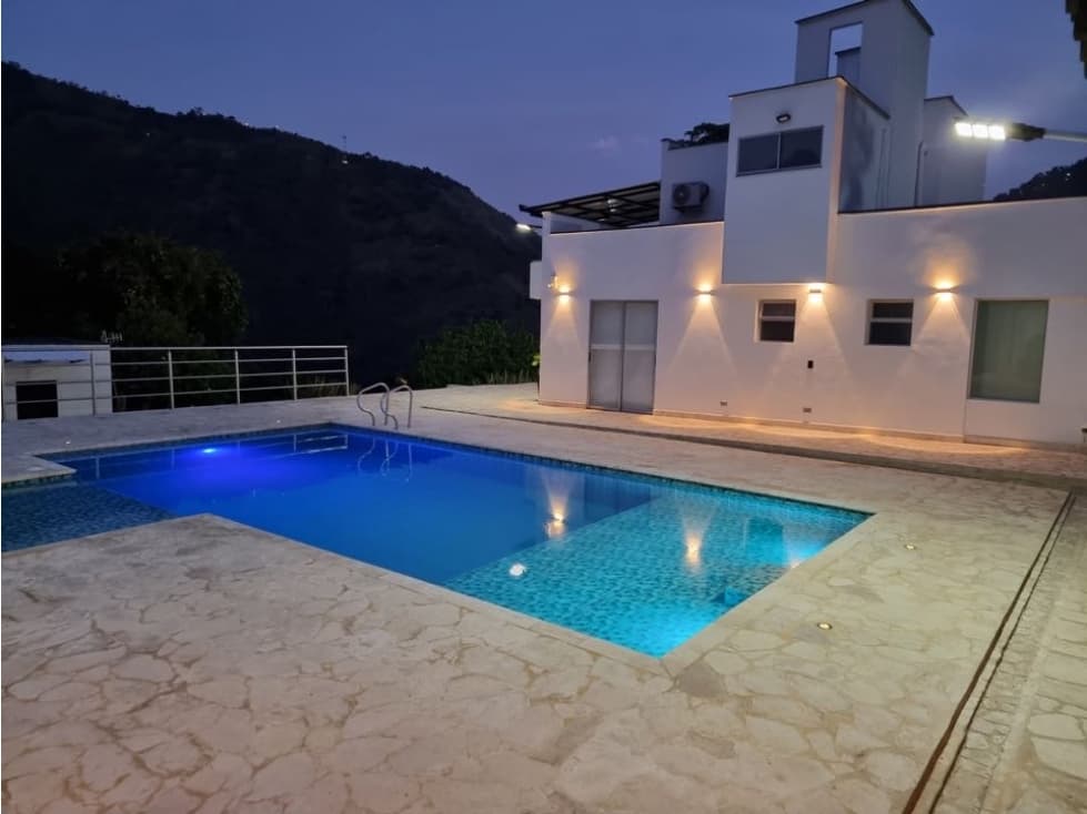 VENDO FINCA EN AMAGA ANTIOQUIA CON PISCINA Y AMOBLADA - 1