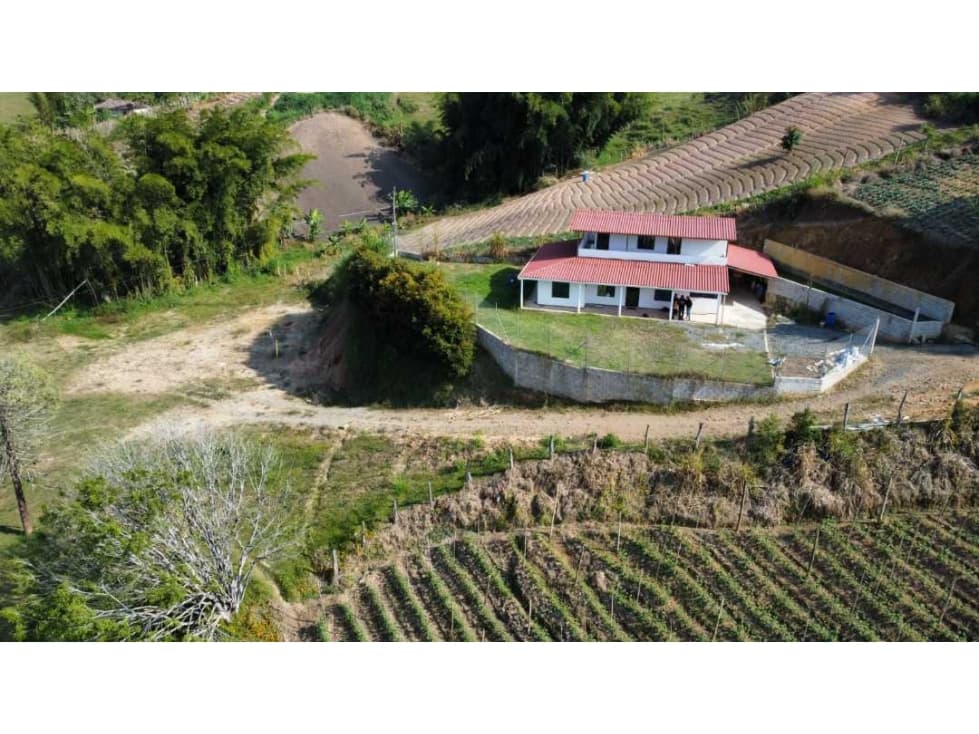 finca en venta el santuario, con dos casas, 19.000 m2 - 1