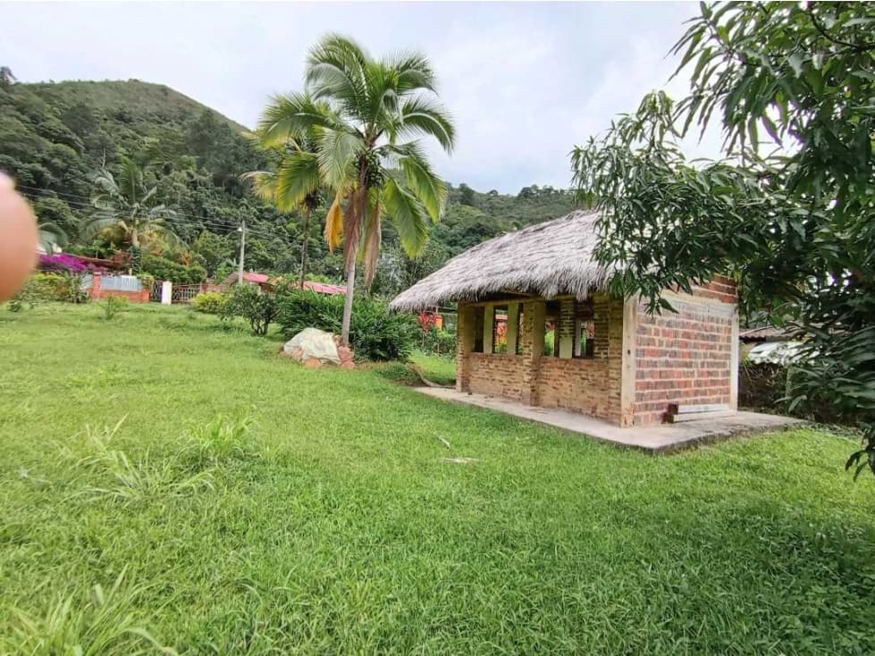 VENDO HERMOSO LOTE EN PACHO SECTOR EL CUCHARAL SE RECIBE VEHICULO - 1