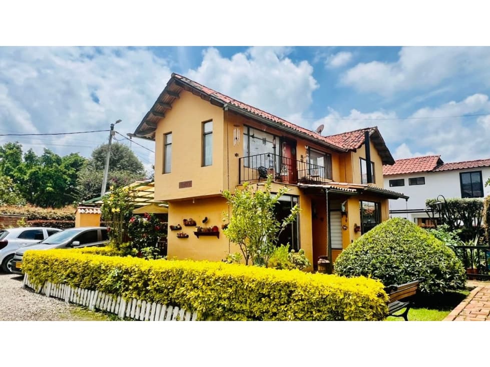 Vendo linda casa a 10 min del centro Comercial Fontanar - 1