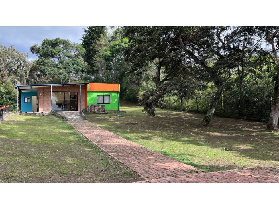 Vendo linda casa en pacho con inmejorable vista.zona verde privada - 1