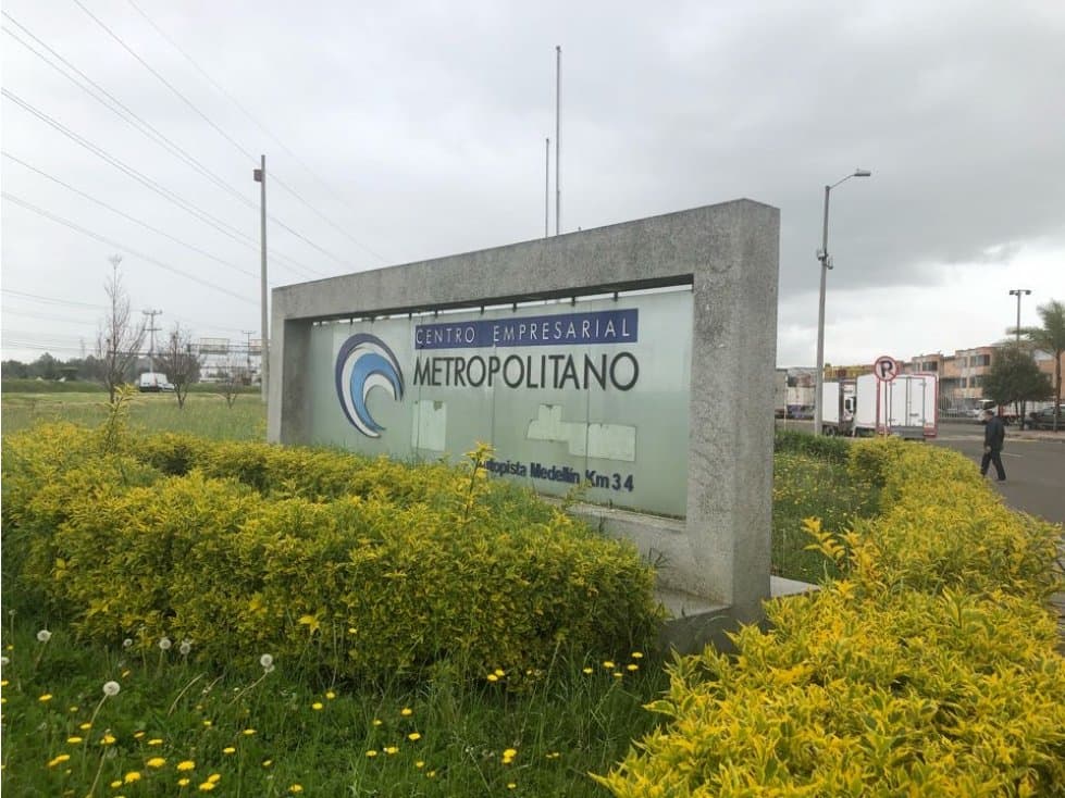 vendo local en centro empresarial METROPOLITANO MEJOR PRECIO - 1
