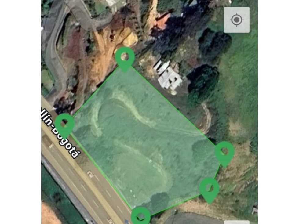 Vendo Lote de Uso Comercial en Guarne; Bodega, Bomba Gasolina - 1