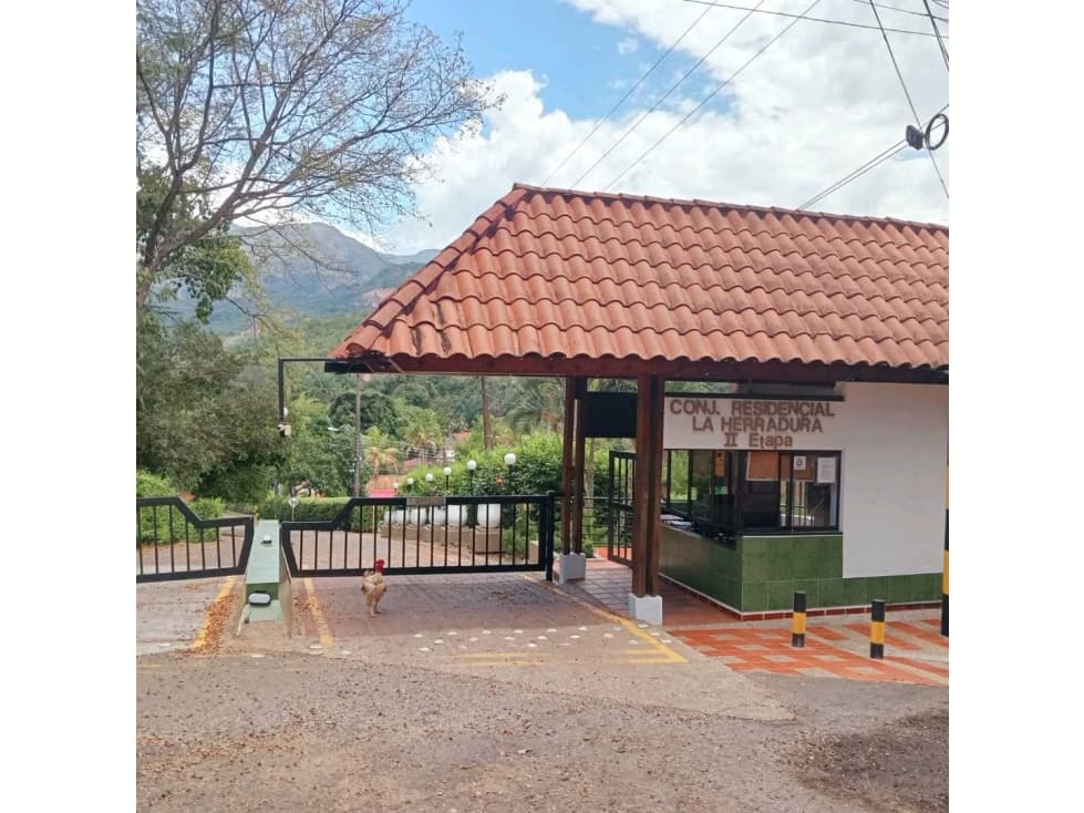 Vendo o permuto lote en Conjunto Melgar - 1