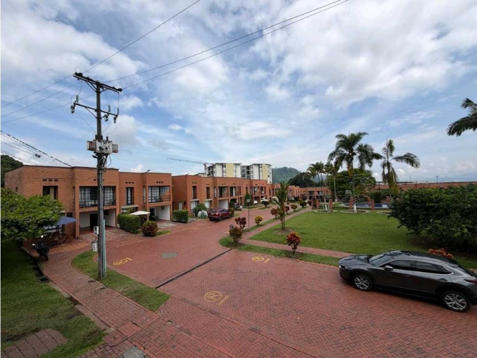 Venta Casa 4 alcobas Conjunto Cerrado Chinchina Caldas - 1
