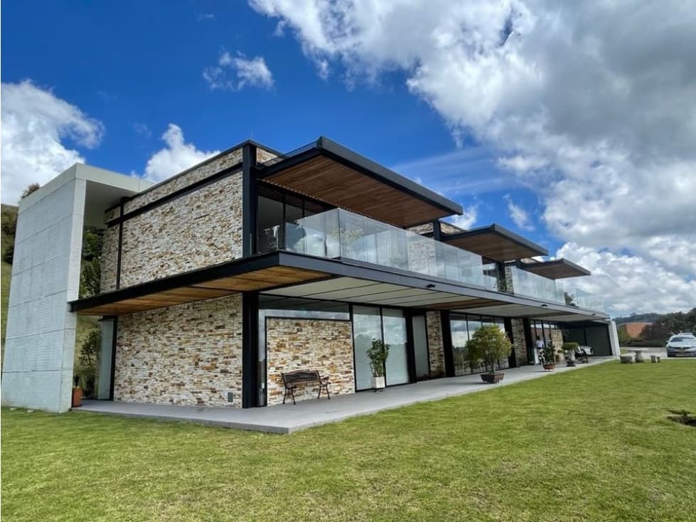 Venta Casa Campestre en Las Palmas sector La Acuarela, Envigado - 1