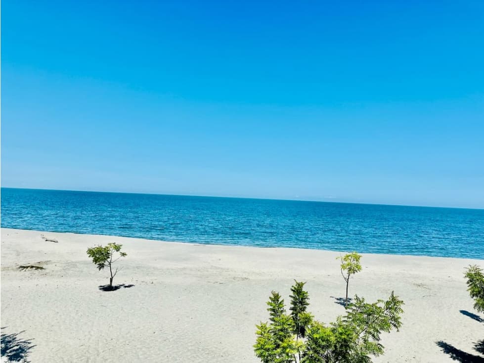 Venta de casa con salida al mar en santa Marta - 1