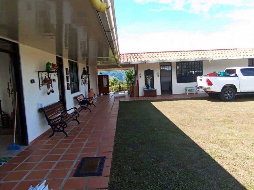Venta de hermosa finca chalet en Chinchiná Caldas - 1
