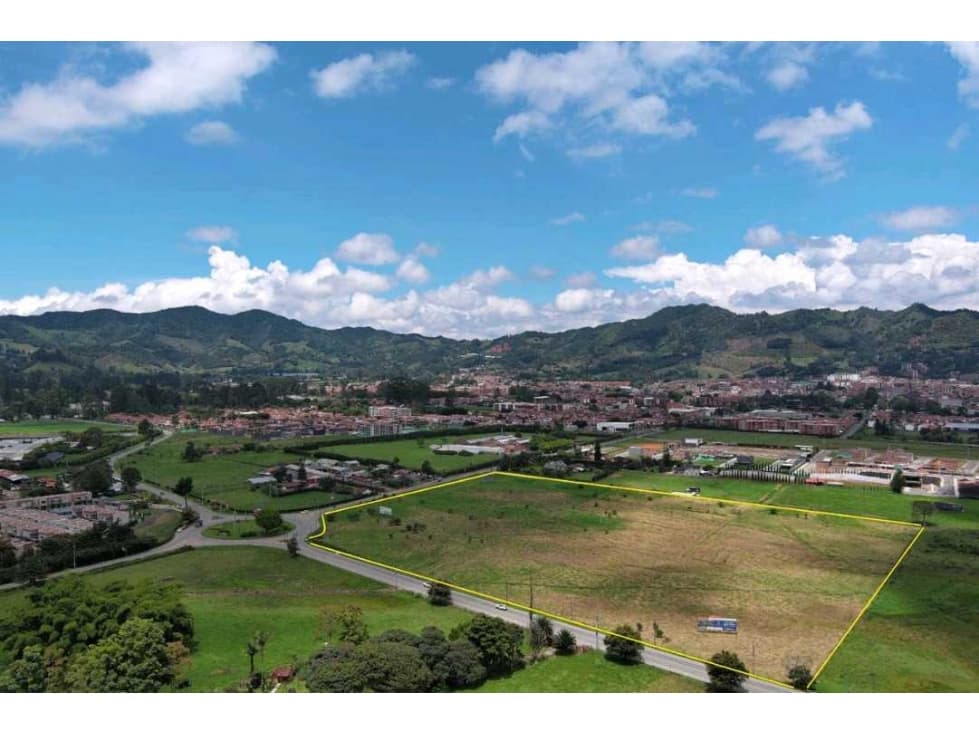 VENTA DE LOTE DE GRAN EXTENSIÓN EN LA CEJA - 1
