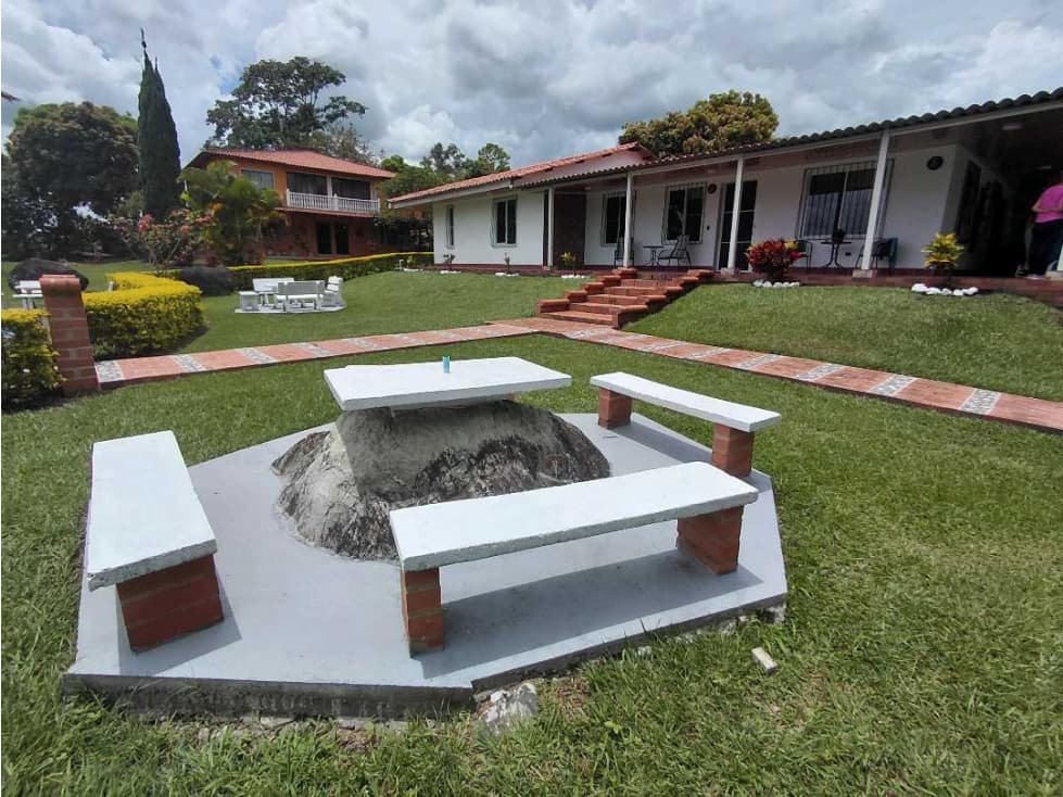 VENTA CASA CAMPESTRE EN LOMITAS PRADERA - 1