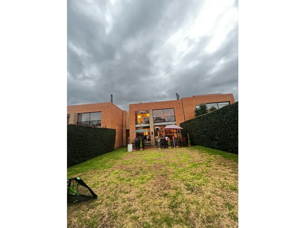 ARRIENDO CASA EN FONTANAR - 1