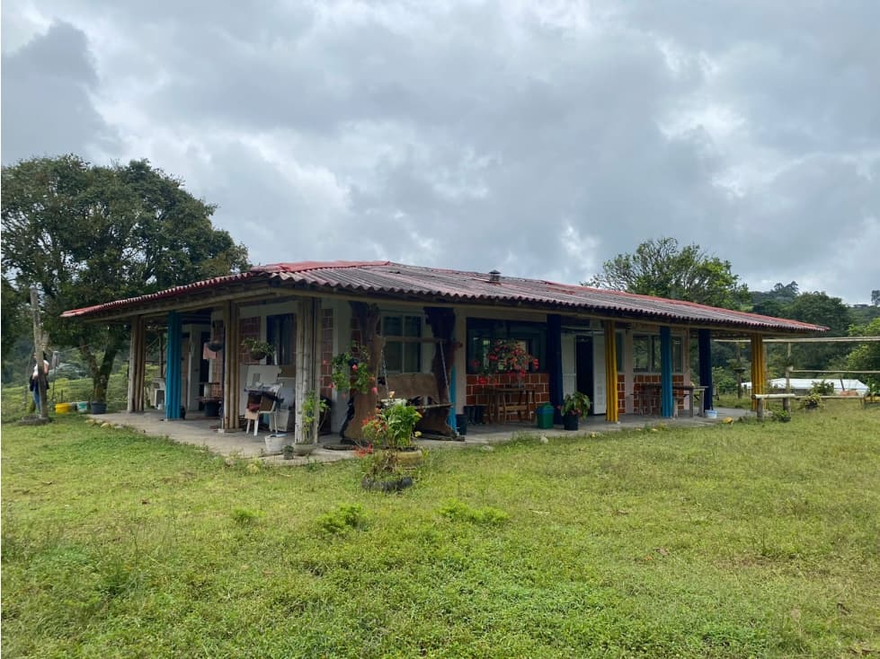 ALQUILER DE RESTAURANTE CAMPESTRE EN FILANDIA - 1