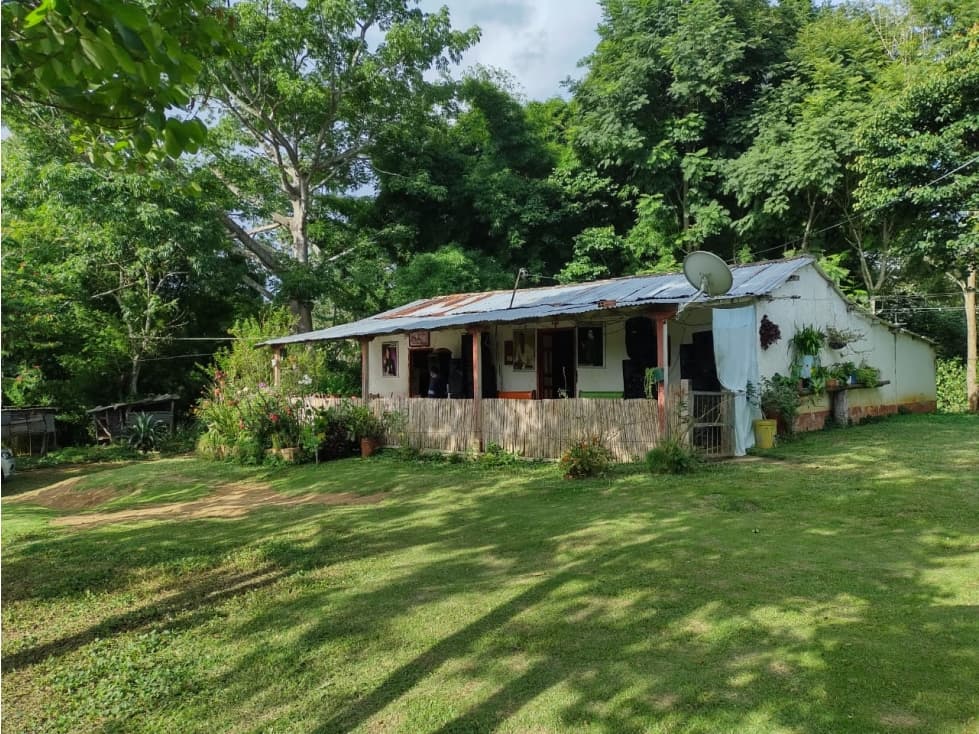 CASA CON TERRENO EN VENTA VIA ABREGO LA LABRANZA - 1