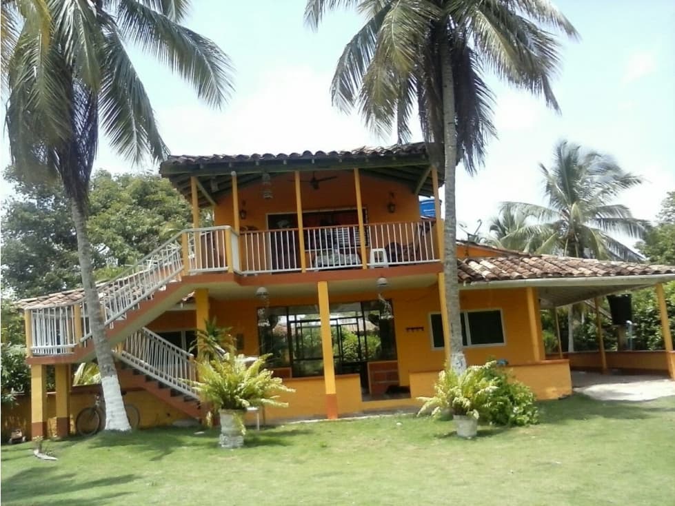 FINCA EN VENTA TOLÚ 650 MILLONES - 1