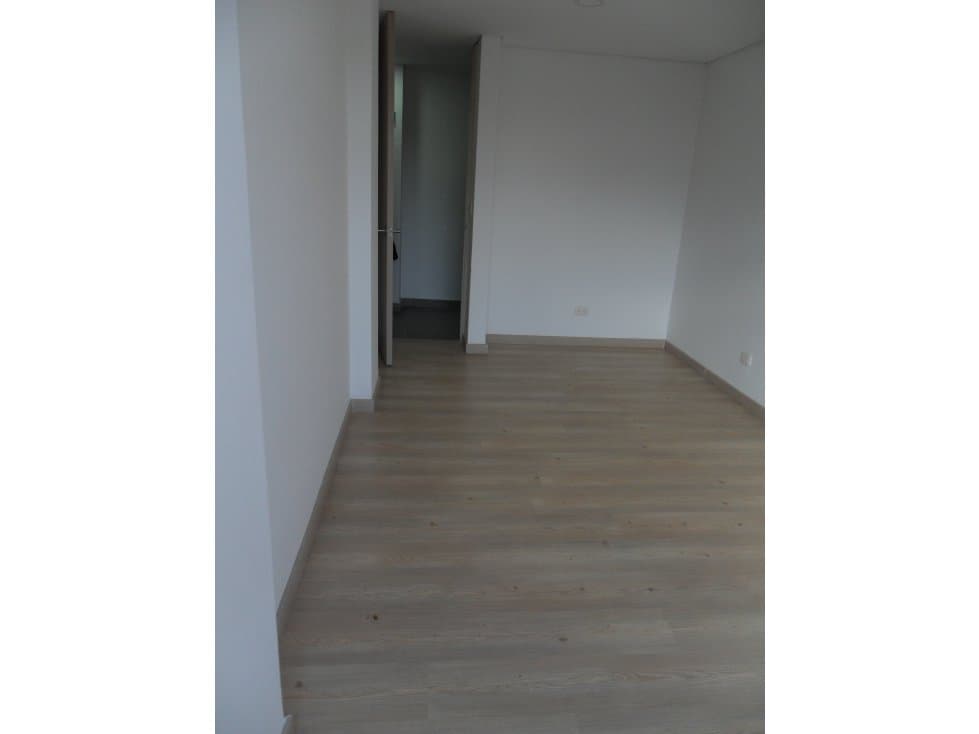 LOCAL  en centro de negocios - 1