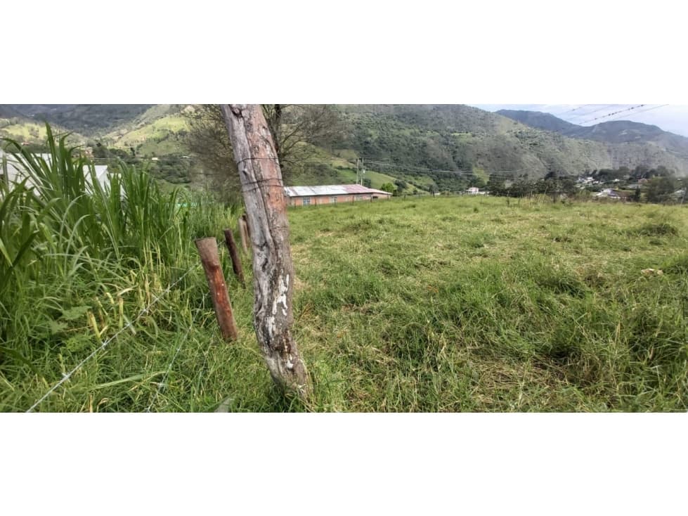 VENDO LOTE EN PAMPLONITA - 1