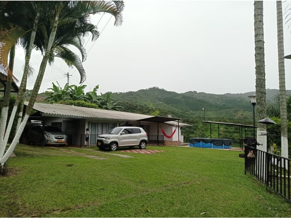 SE VENDE FINCA ENTRE SAN JOSE Y LAS MARGARITAS. - 1