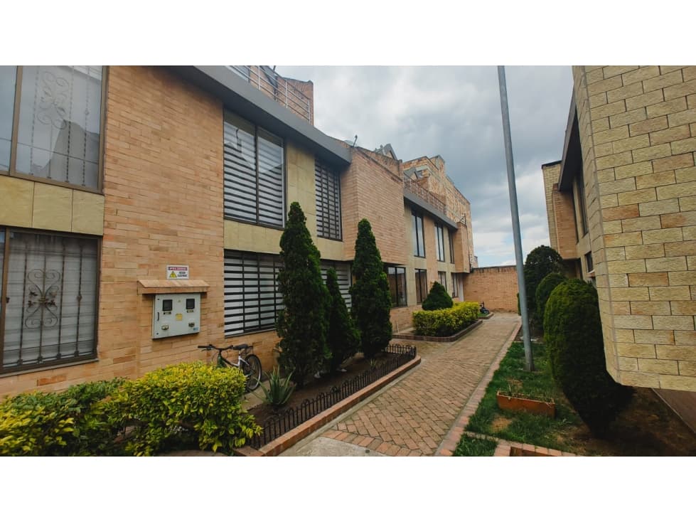 Arriendo Casa en conjunto Cerrado Mosquera Serrezuela $1.800.000 - 1