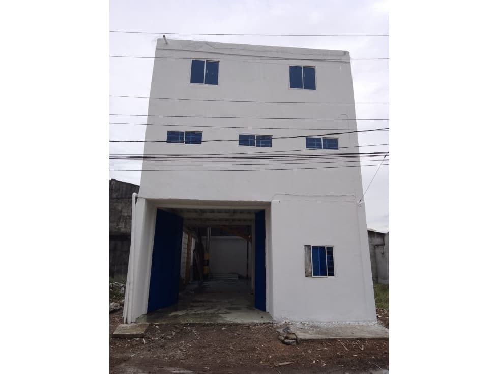 Bodega  de 3 pisos con apartamento - 1