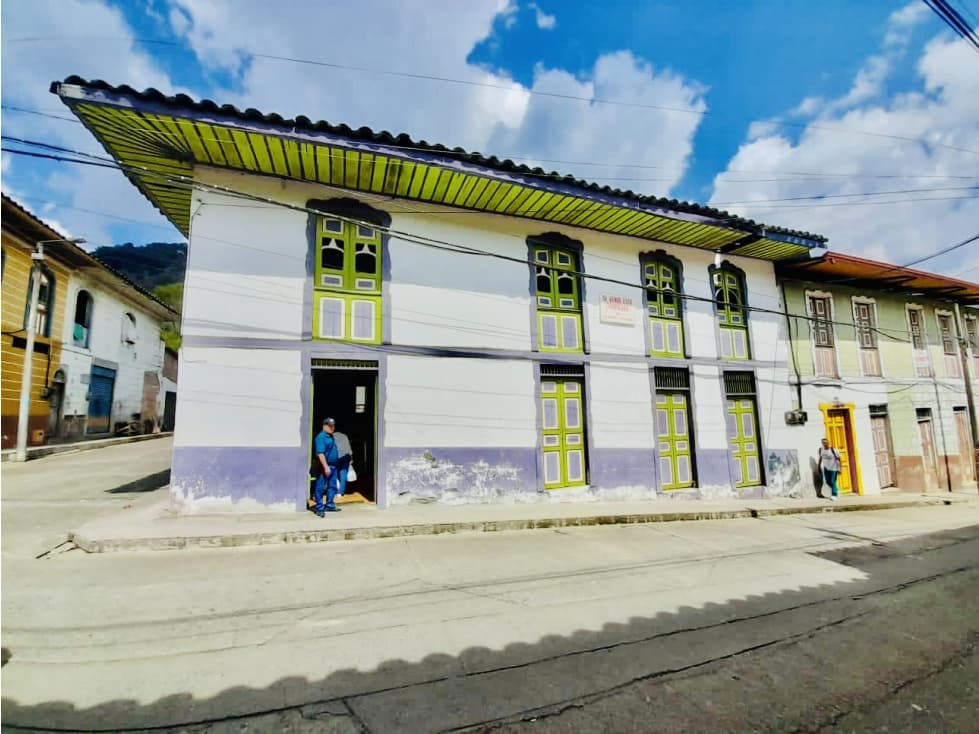Se Vende Casa Residencial y Comercial Casco Urbano de Pijao Quindio - 1