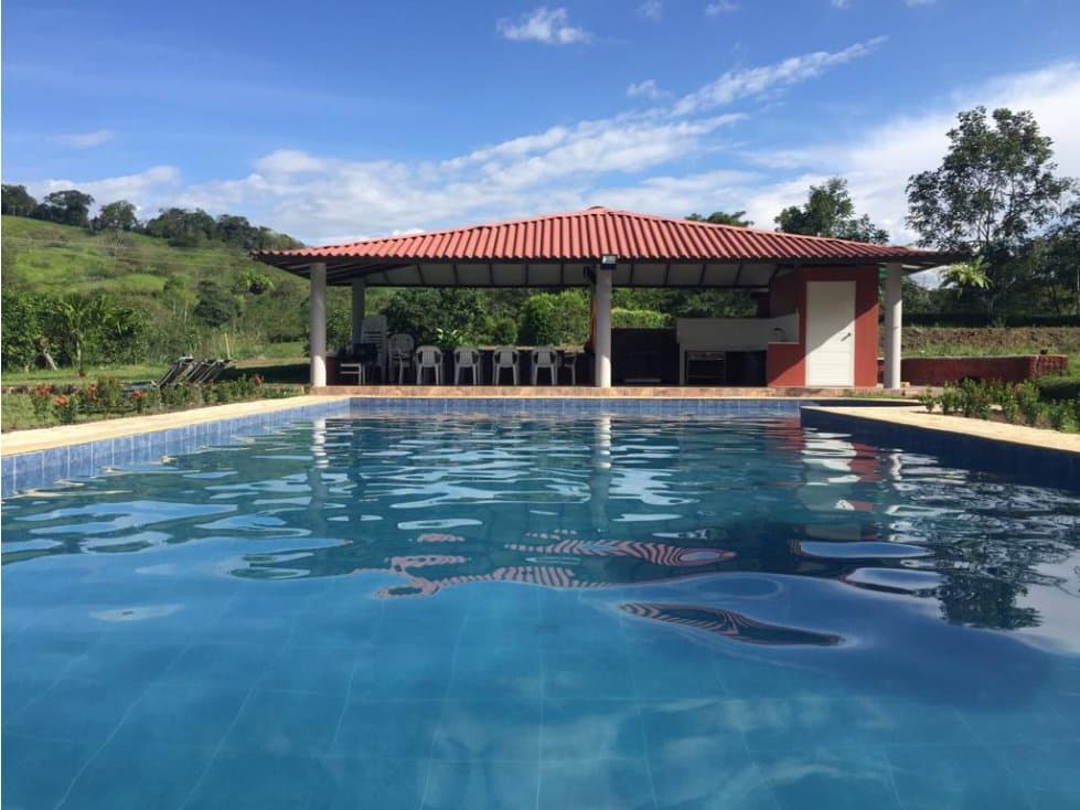 ALQUILO HERMOSA FINCA EN CAMBIA - CAPACIDAD MÁXIMA 25 PERSONAS - 1