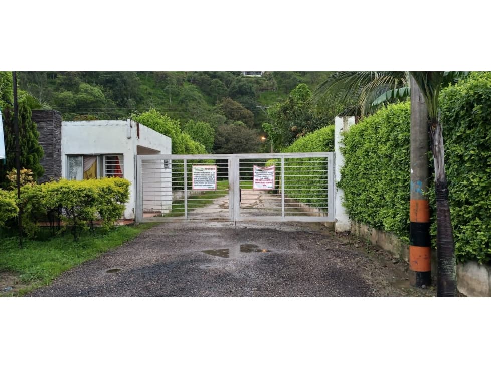 VENDO LOTE DE TERRENO CONDOMINIO CAMPO VERDE VIA LA ERMITA - 1