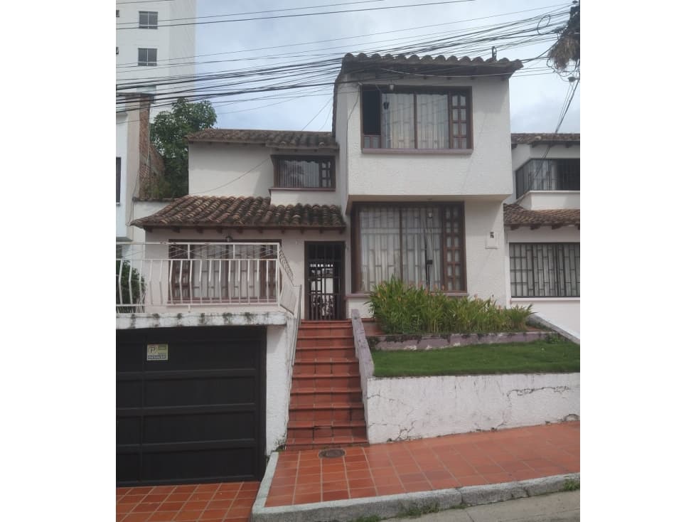 VENDO CASA BARRIO EL LAGO - 1