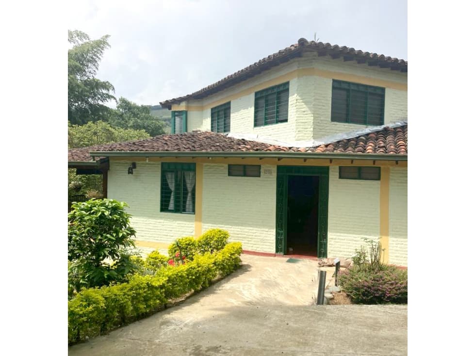 Casa campestre en Jiguales Lago Calima - 1