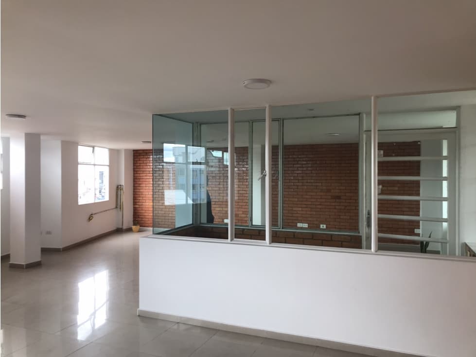 VENTA DE AMPLIO LOCAL CERCA AL HOSPITAL SAN RAFAEL EN TUNJA - 1