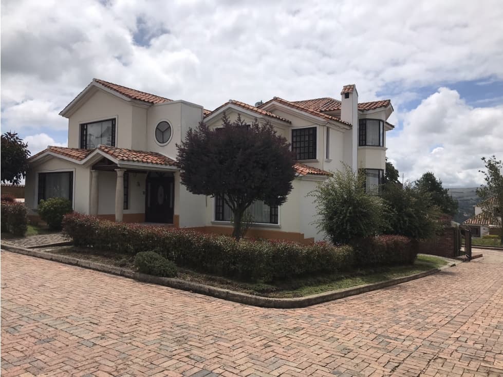 VENTA HERMOSA CASA EN CONJUNTO SOBRE VIA TUNJA A PAIPA - 1