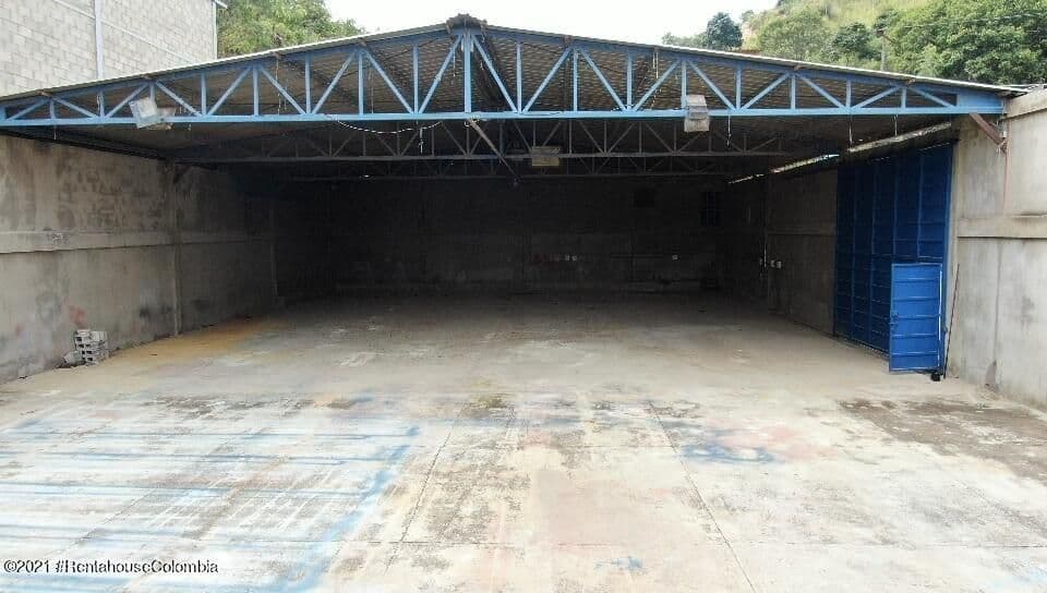 Comercial en  Balcones del Portal CB: 22-1483 - 1