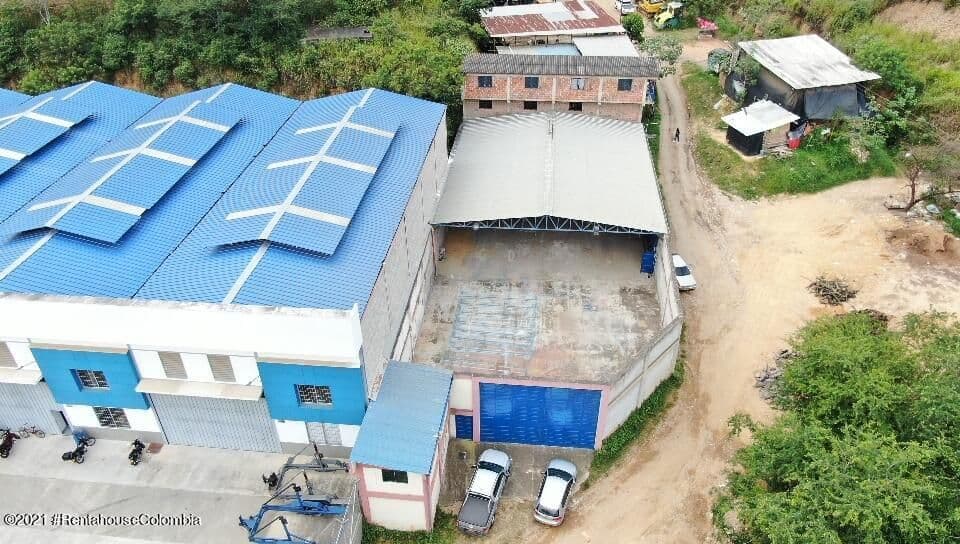 Comercial en  Balcones del Portal CB: 22-1484 - 1