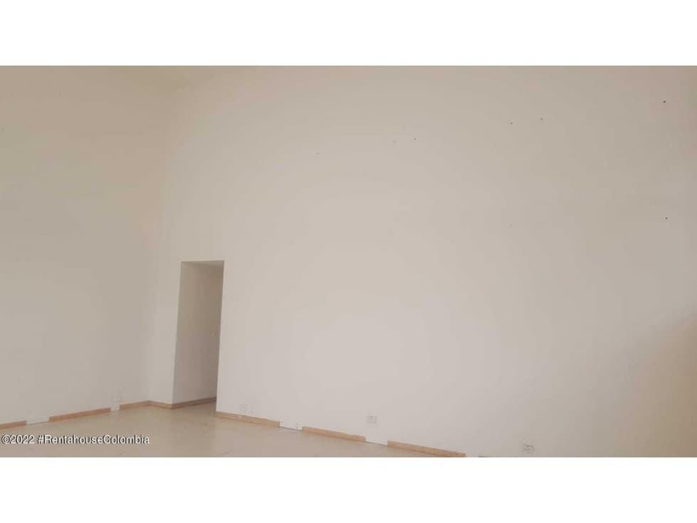 Comercial en  Nova Plaza RAH CO: 22-2002 - 1