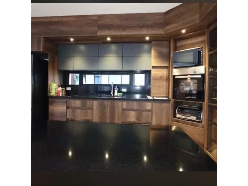 CASA EN VENTA APARTADO ANTIOQUIA DE 3 PISOS - 1